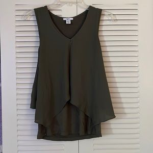 Cute green flowy tank top